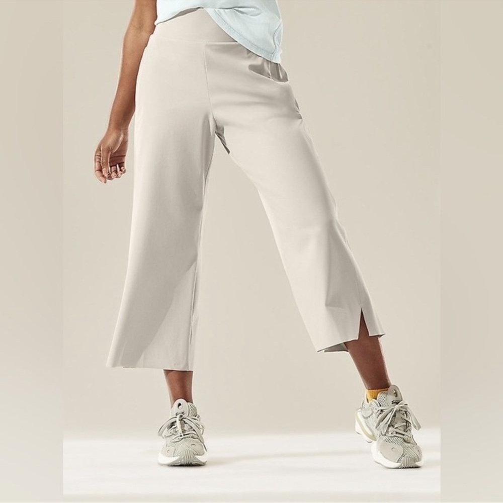 NEW Athleta Wide-Leg Cosmic Cropped Pants in Light Cream Size Large 566699